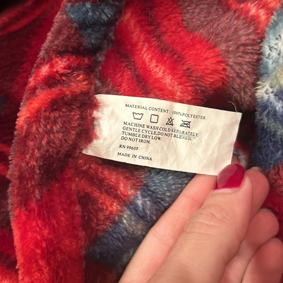 Christmas Red Plaid Blanket - Picture 2 of 2